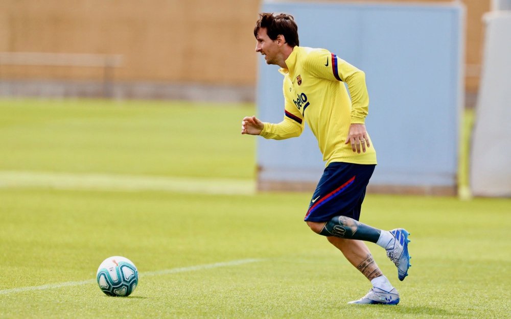 包含西甲倒计时；新疆广汇集结日队长鼓劲；细节引发关注；气氛紧张；球探报告显示潜力的词条