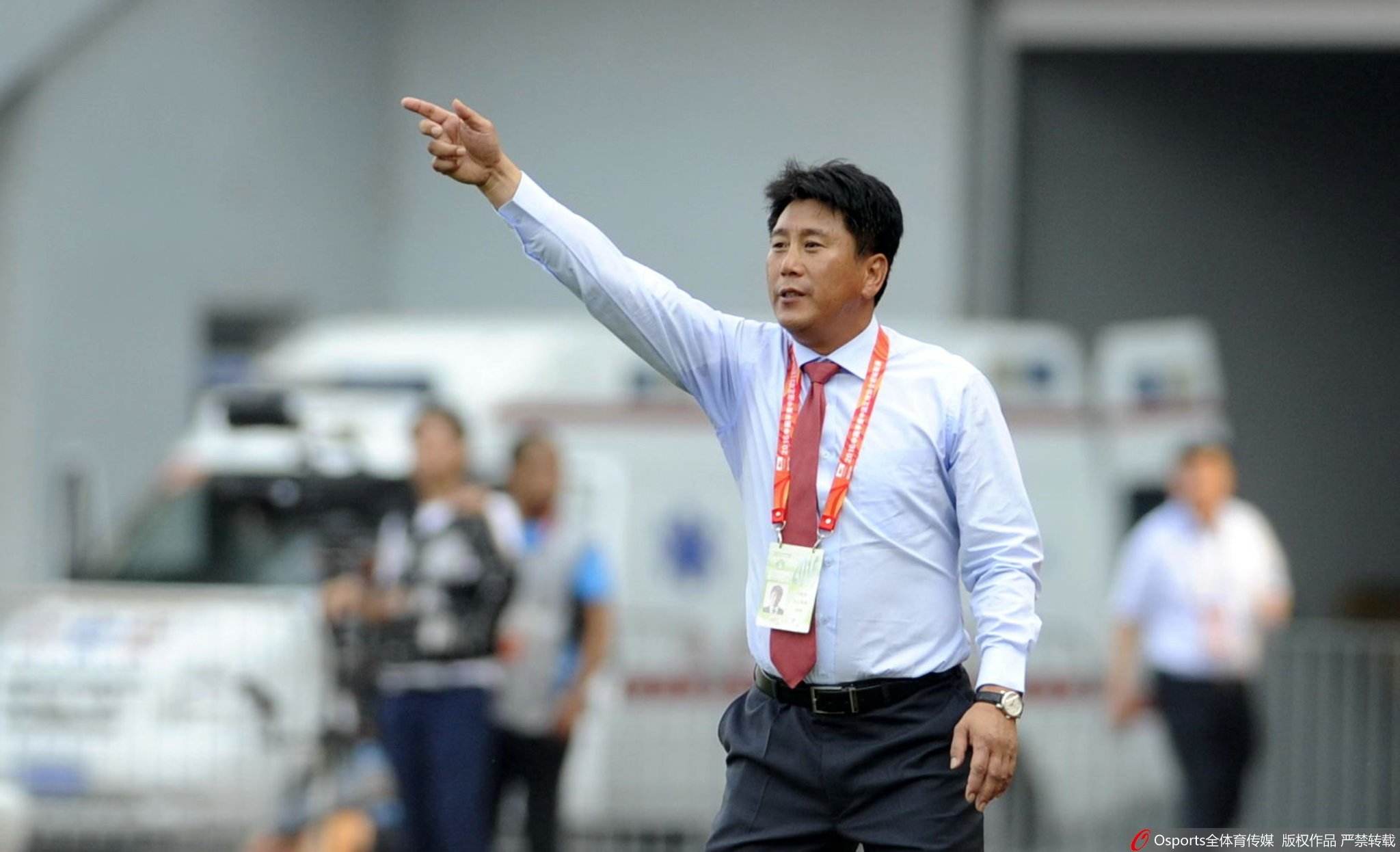 包含西甲倒计时；新疆广汇集结日队长鼓劲；细节引发关注；气氛紧张；球探报告显示潜力的词条