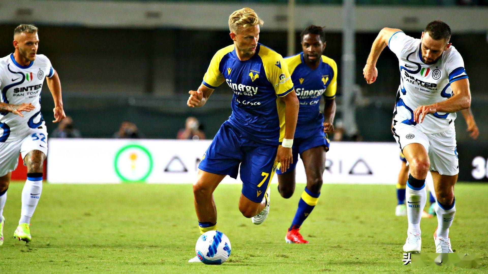 那不勒斯对战恩波利